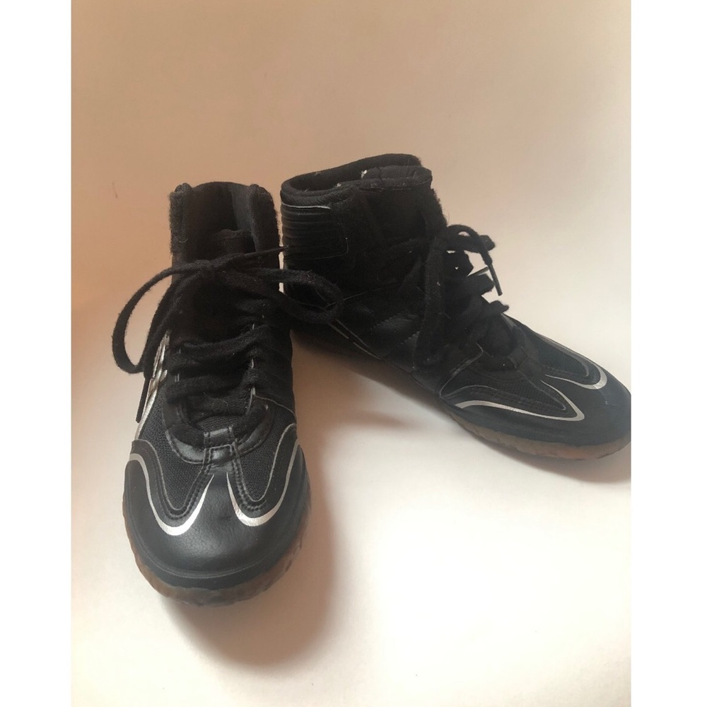 BOYS ASICS Wrestling Shoes, Women in S6.5-7